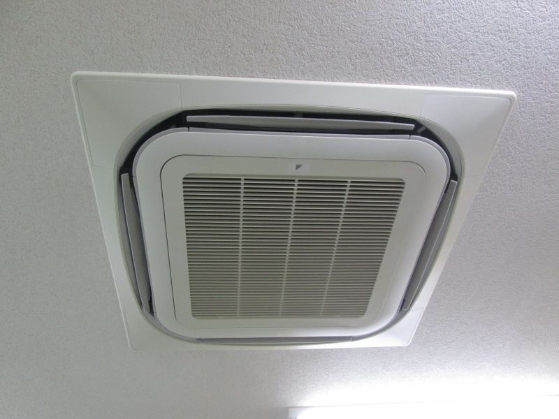 ダイキン Daikin 業務用エアコン修理 エアコンクリーニング 九州地方業務用エアコン 修理専門店 福岡 佐賀 長崎 大分 熊本 宮崎 鹿児島 沖縄 業務用エアコン クーラー販売 修理 ー実績紹介